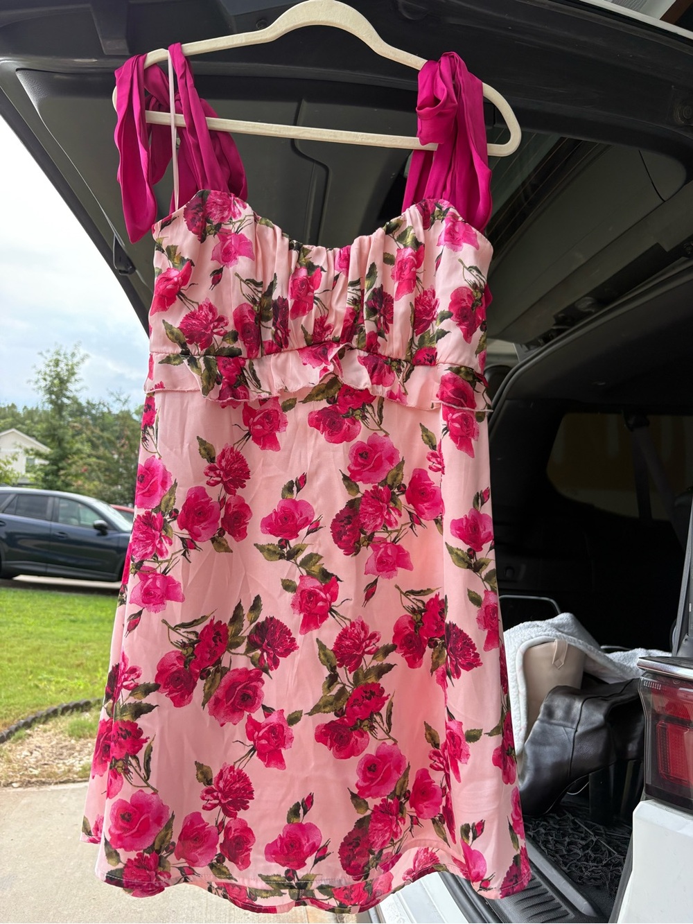 Women’s pink Floral Tie-Shoulder Dress